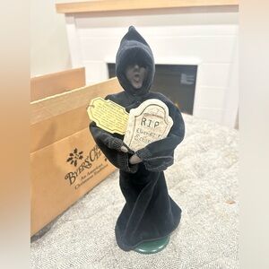 Byers Choice “Ghost of Christmas Past” Caroler